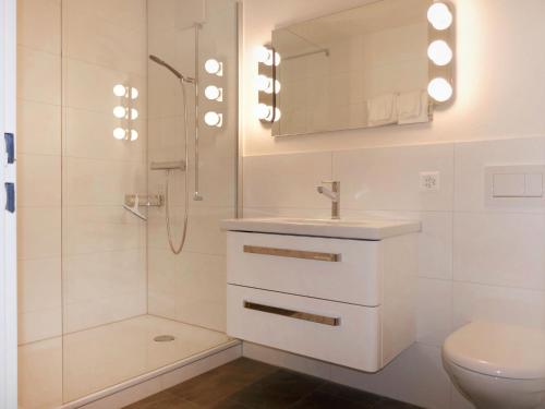 Koupelna v ubytování Apartment Allod Park Haus C 604 by Interhome