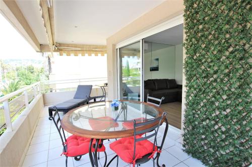 Appartement climatisé bord de mer Palm beach avec grande terrasse