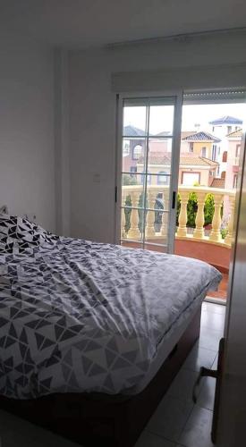 appartement climatisé deux chambres front de mer et piscine
