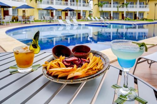 Comida en o cerca de este hotel