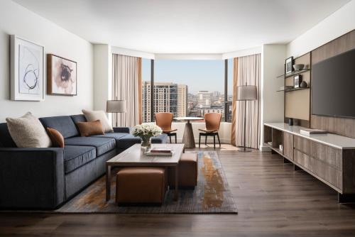 Four Seasons Hotel Houston Image