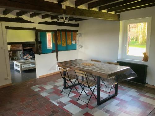 Dapur atau dapur kecil di Gîte à l'orée de Grandchamp