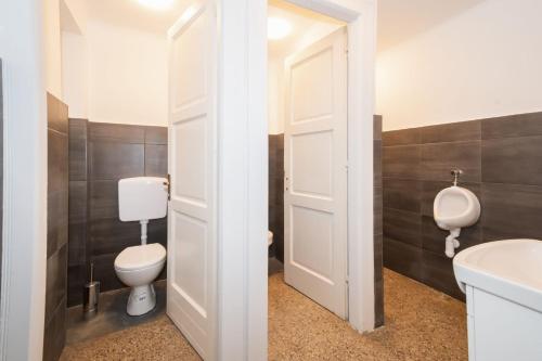 Ένα μπάνιο στο Hostel Old School