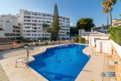 Stunning 4-BDRM Townhouse with SEA VIEWS, Fuengirola ...