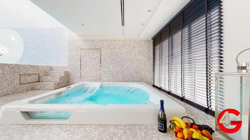 Φωτογραφία από το άλμπουμ του THE POOL HOUSE Cannes στις Κάννες