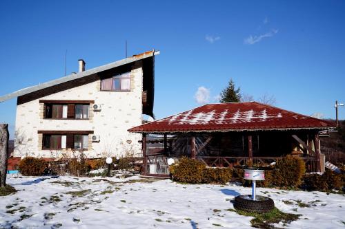 Φωτογραφία από το άλμπουμ του Guest House Daskalov σε Chervena Lokva