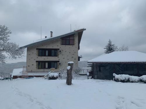 冬のDaskalov Bungalowsの様子