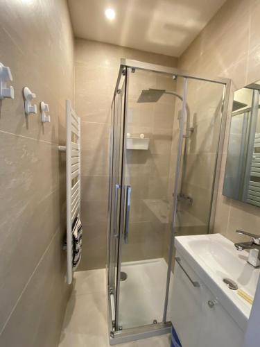 Ett badrum på Superbe appartement au coeur du Cap-Ferret