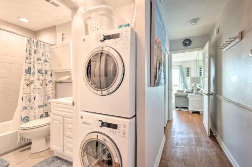 Koupelna v ubytování Beachfront Condo with Pool Access in Hilton Head!