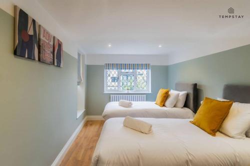 Gallery image of STYLISH HOME WITH FREE PARKING - 10 MINS TO LEGOLAND! in Windsor