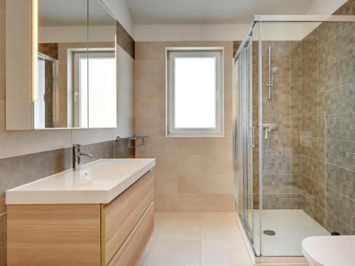 Koupelna v ubytování Holiday house in Nedescina with Terrace, Air conditioning, Wi-Fi, Washing machine (4816-1)