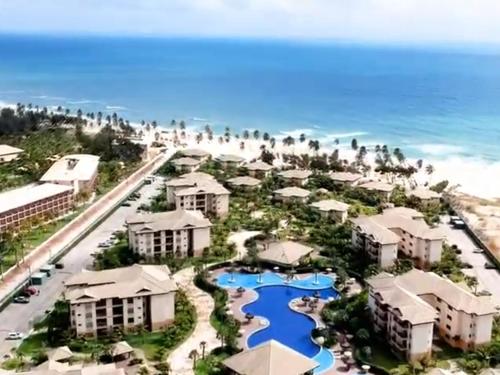 an aerial view of the beach at the resort at VG SUN CUMBUCO-Lake Flat C1 201 1 a 4 pessoas in Caucaia