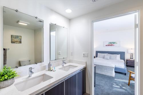 A bathroom at 3BR Fully furnished Apartment on Sunset Blvd apts