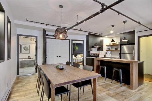Kuchyň nebo kuchyňský kout v ubytování Le Gentleman // Downtown spacious condo