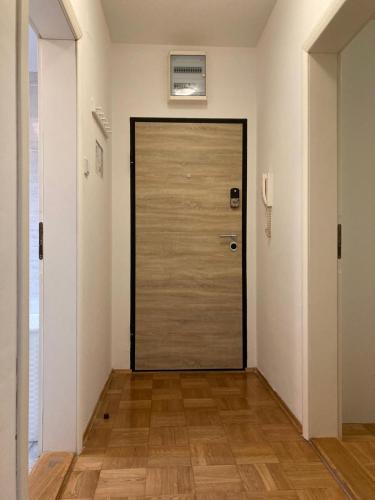 Gallery image of Spacious & Elegant Apartment - Sajam - parties are not allowed in Novi Sad