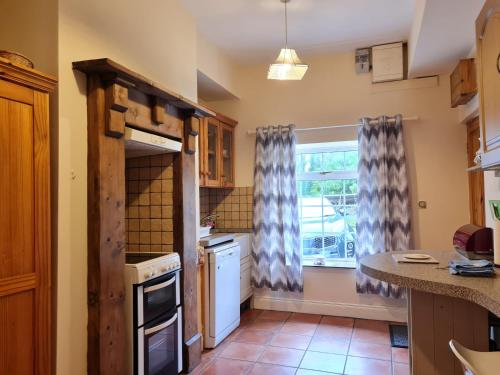 Una cocina o zona de cocina en Cushatrough Claddaghduff