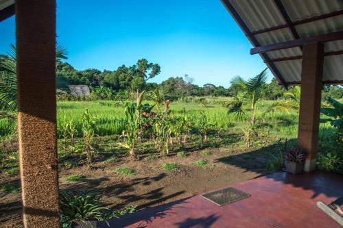 En have udenfor Habarana Farm Cottage