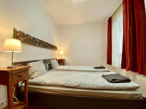 Posteľ alebo postele v izbe v ubytovaní Downtown Vibe-Király II apts w private balcony