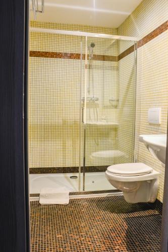 Koupelna v ubytování Hotel Praha Liberec