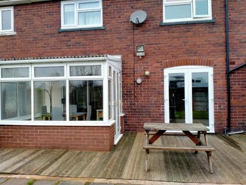 The Nest an Immaculate 3-Bed House in Walsall