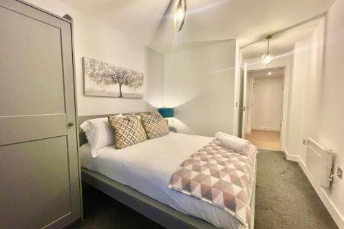 GuestReady - Sleek Stylish City Centre Apartment Sleep 6