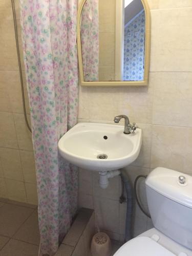 Gallery image of v LAD i MIR Guesthouse in Zatoka