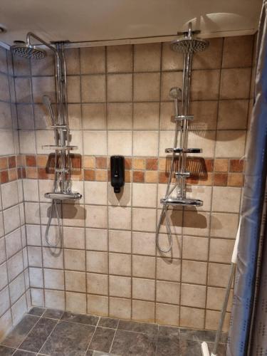 Kylpyhuone majoituspaikassa Hotell Tjamstan Malå