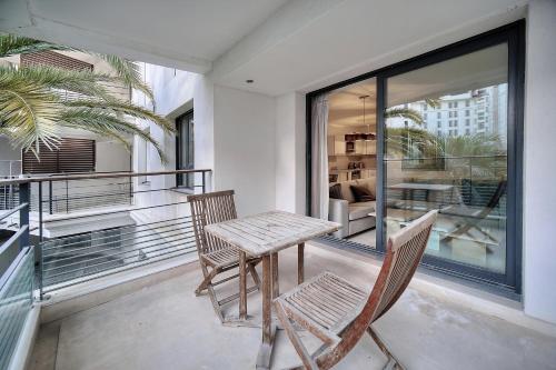 Balcon ou terrasse dans l'établissement Carlton Riviera Cannes