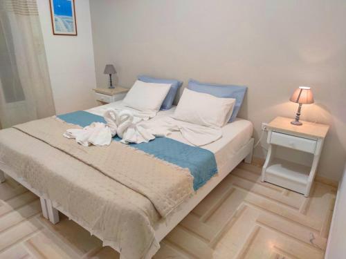 Gallery image of Ayeri Hotel in Parikia