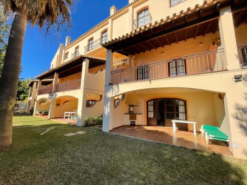 Apartamentos El Toro