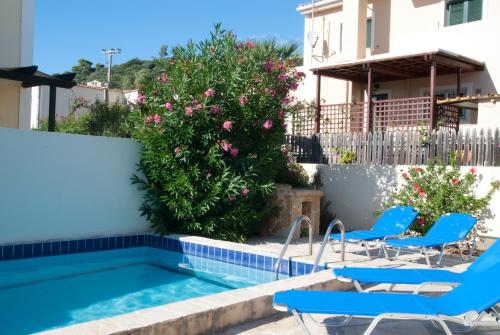 Der Swimmingpool an oder in der Nähe von Family Villa with Pool in Zakynthos