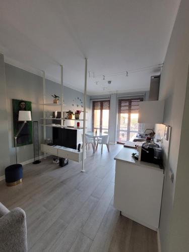 A kitchen or kitchenette at Fabio's guesthouse&parking