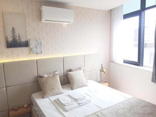 3 Bedrooms Central Apartment with garage by Great&Cosy
