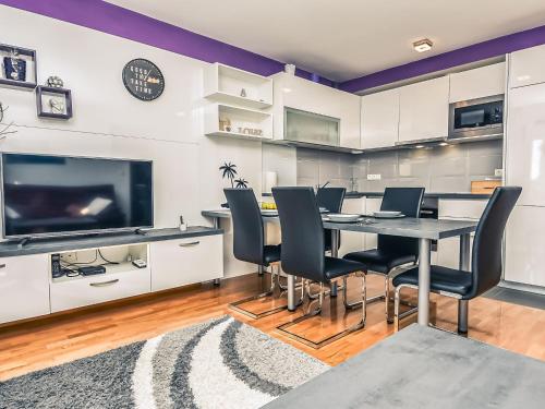 Kuchyňa alebo kuchynka v ubytovaní Apartment Mare by Interhome