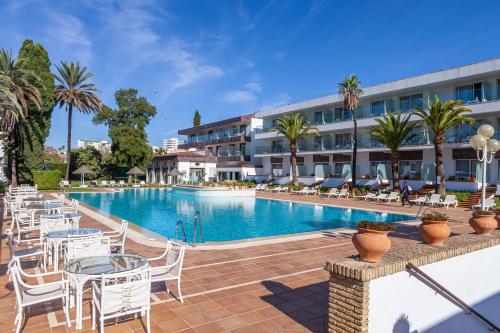 Bazén v ubytování Hotel Jerez & Spa nebo v jeho okolí