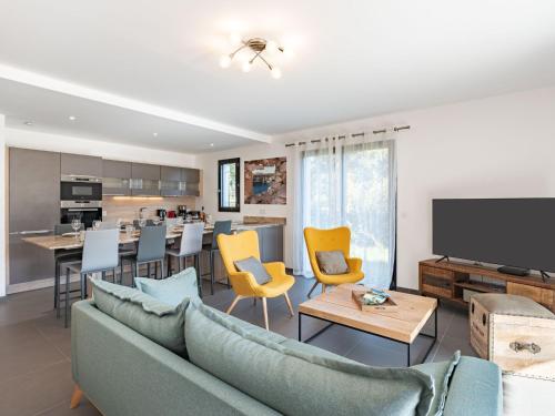 Apartment Domaine d'Arca-3 by Interhome