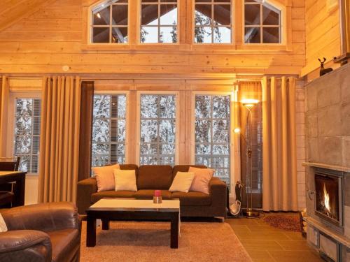 Χώρος καθιστικού στο Holiday Home Tiera by Interhome