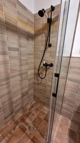Un baño de Hutai Meseház