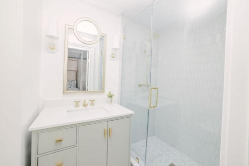 Kylpyhuone majoituspaikassa Guesthouse Charleston EAST 42 D