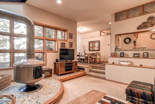 Two-Bedroom River Glen Condo 105A – Photos 2