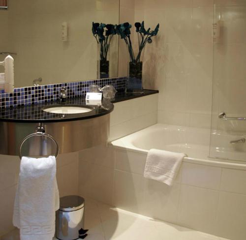 A bathroom at Holiday Inn Express Bilbao Airport, an IHG Hotel