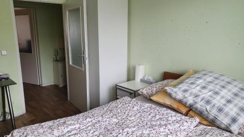 En eller flere senge i et værelse på Berlin mednow 1