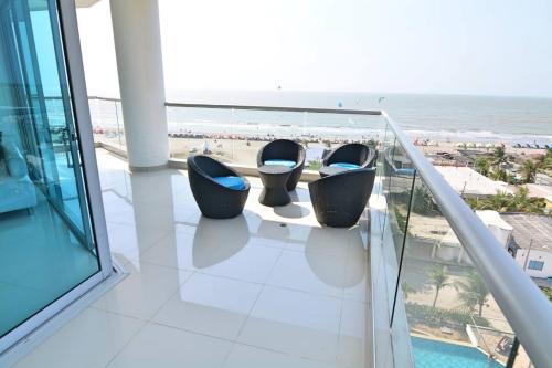 Moderno 3 Alcobas Frente a Playa