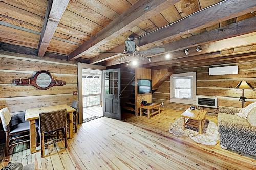 Night Owl Cabin – Photos 2