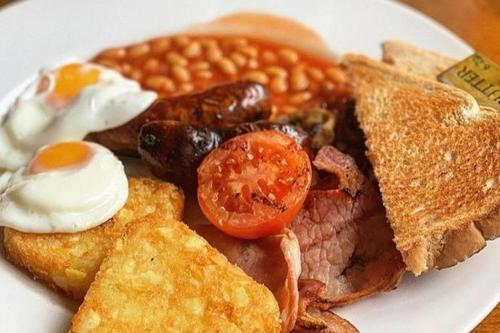 Mad på pensionatet eller i nærheden