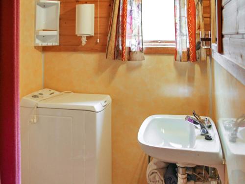 Koupelna v ubytování Holiday home Leirvik I Sogn