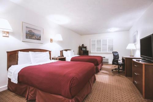 Sky-Palace Inn & Suites McCook – Photos 3