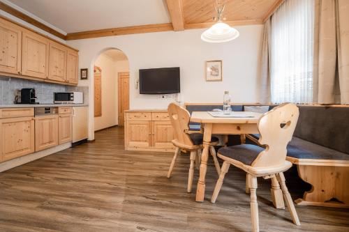 Kuchyň nebo kuchyňský kout v ubytování Appartementhaus Lackner