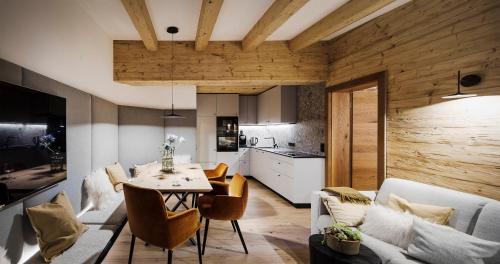 Dapur atau dapur kecil di Thomanhof Chalet-Appartement