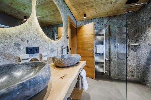 Ένα μπάνιο στο Thomanhof Chalet-Appartement